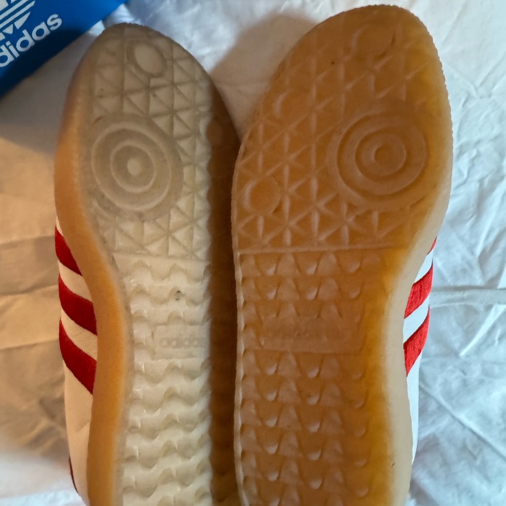 Adidas Women’s Red and White Classic Sambae - Picture 3 of 5